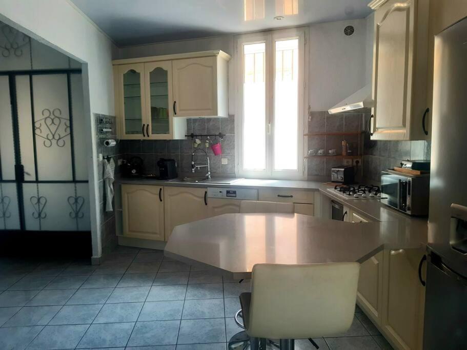 פרפיניין Charmante Maison De Ville Avec Jardin מראה חיצוני תמונה